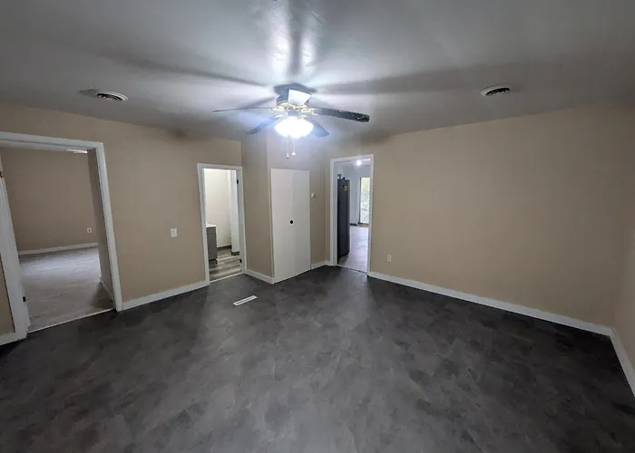 Holiday home Centrally Located 2-bedroom House In Robinson